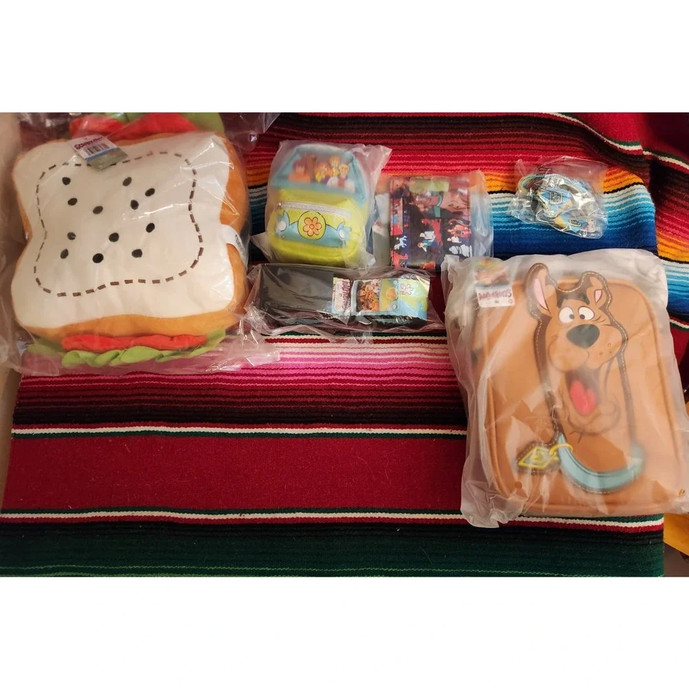 Scooby Doo surprise box Crossbody, Wallet, Belt, lanyard, mini bag, plush